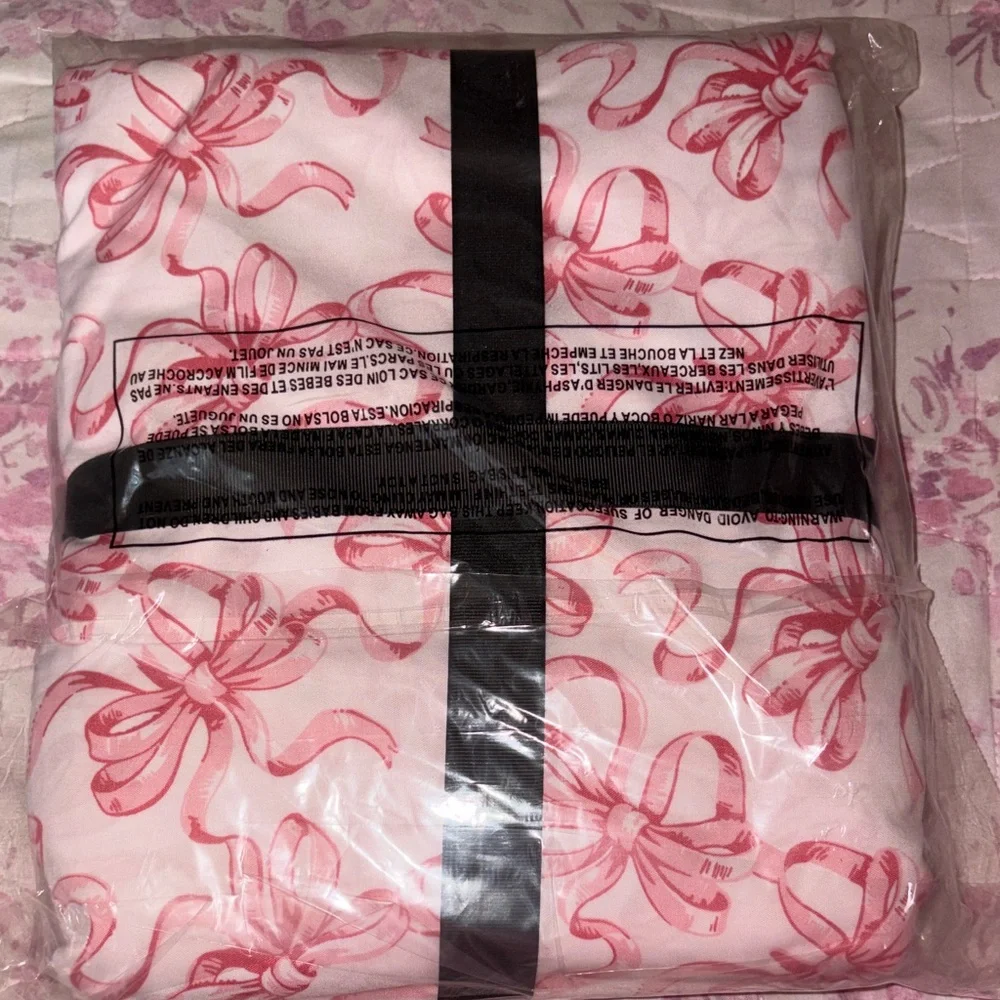 Betsey Johnson Pink Floral Comforter Set with Ribbon Motif full/queen duvet cove